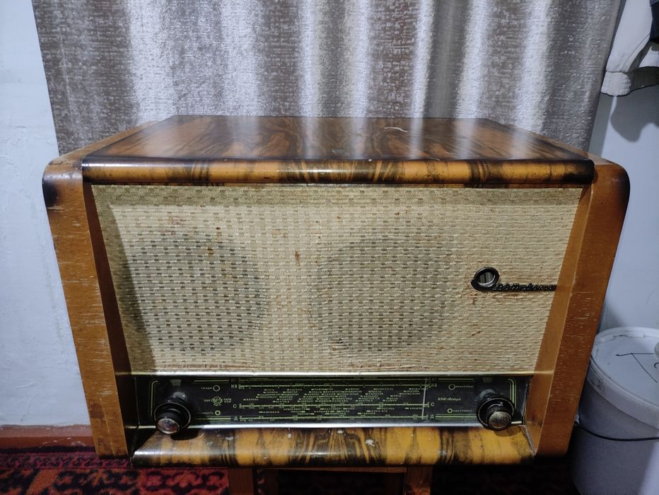 Антиквар радио ВЕФ Аккорд