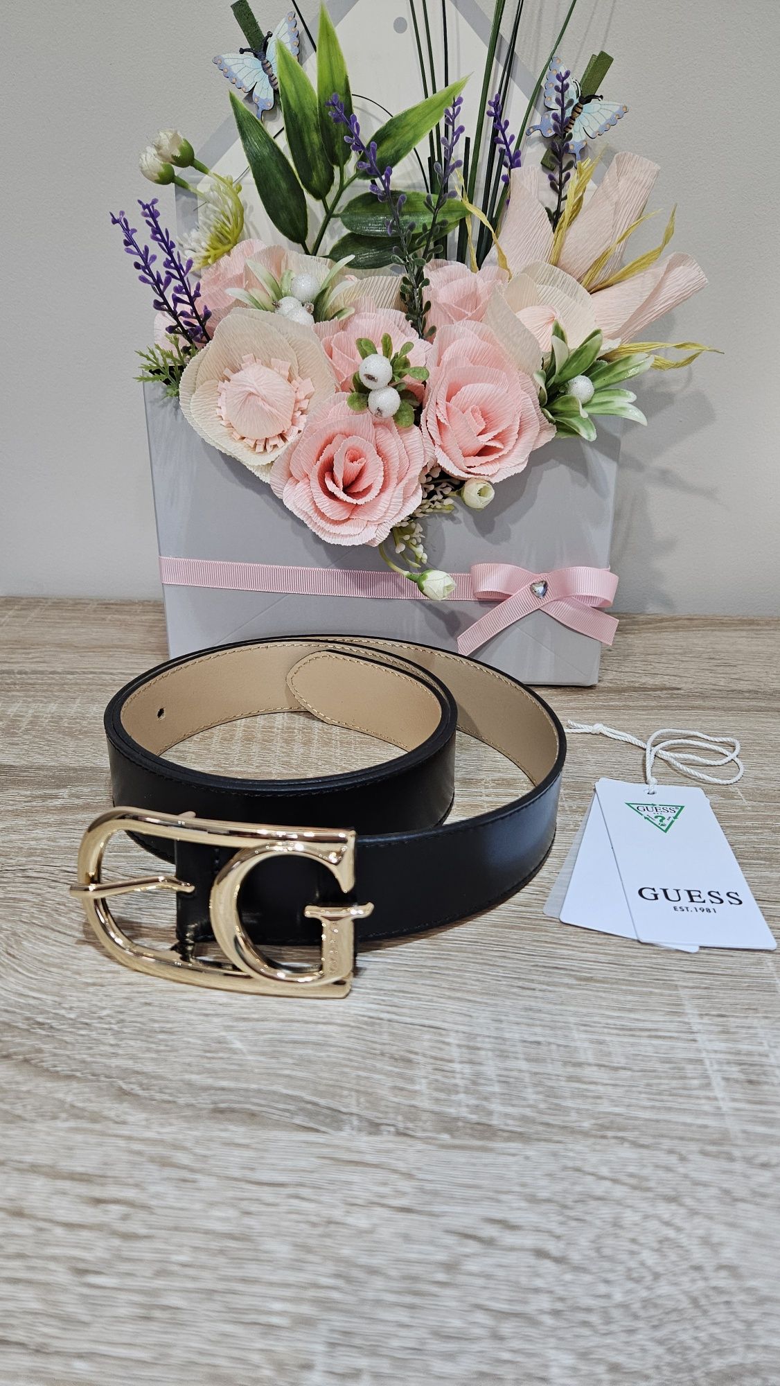 Дамски колан Guess