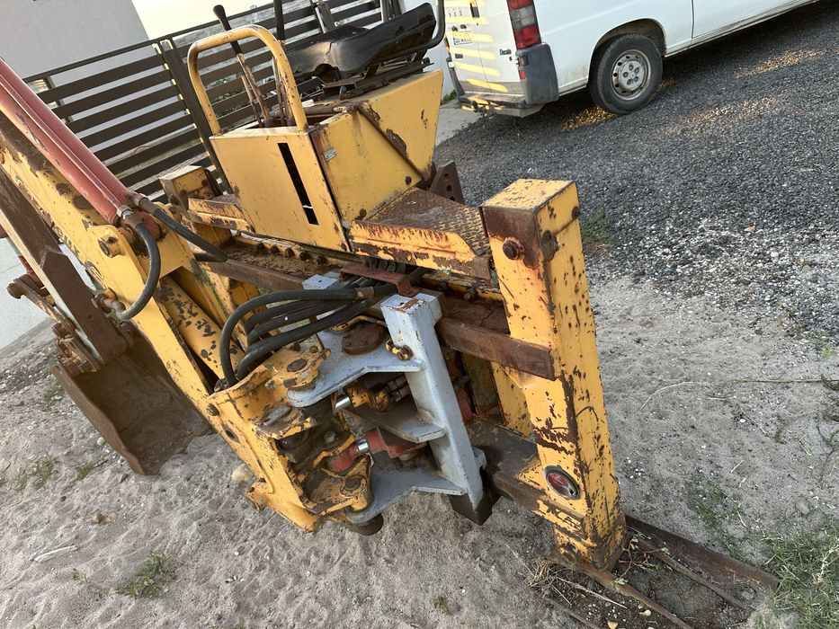 Brat excavator tractor