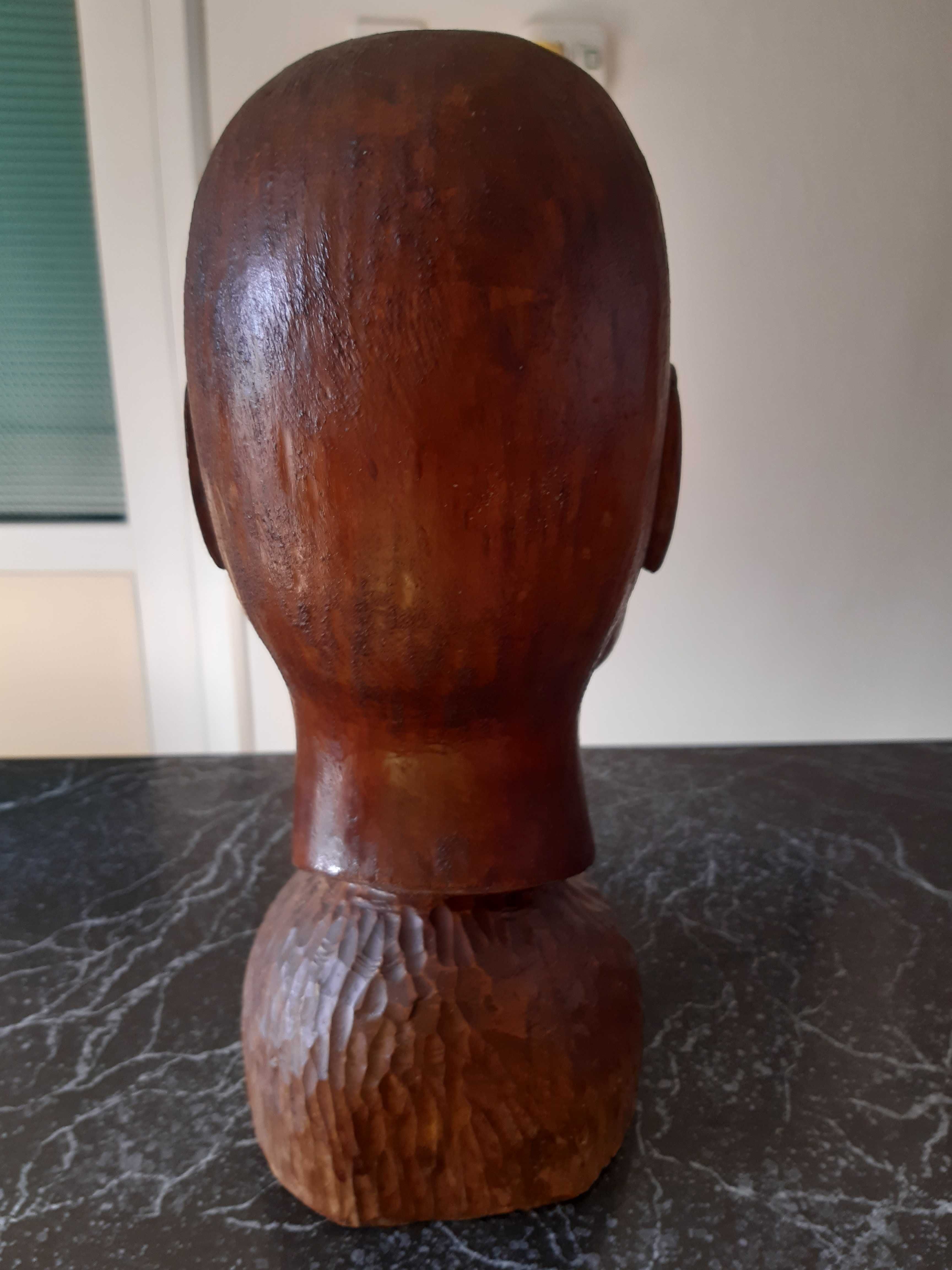 Statueta cap barbat, sculptata in lemn, inalt 34cm si 1,7kg