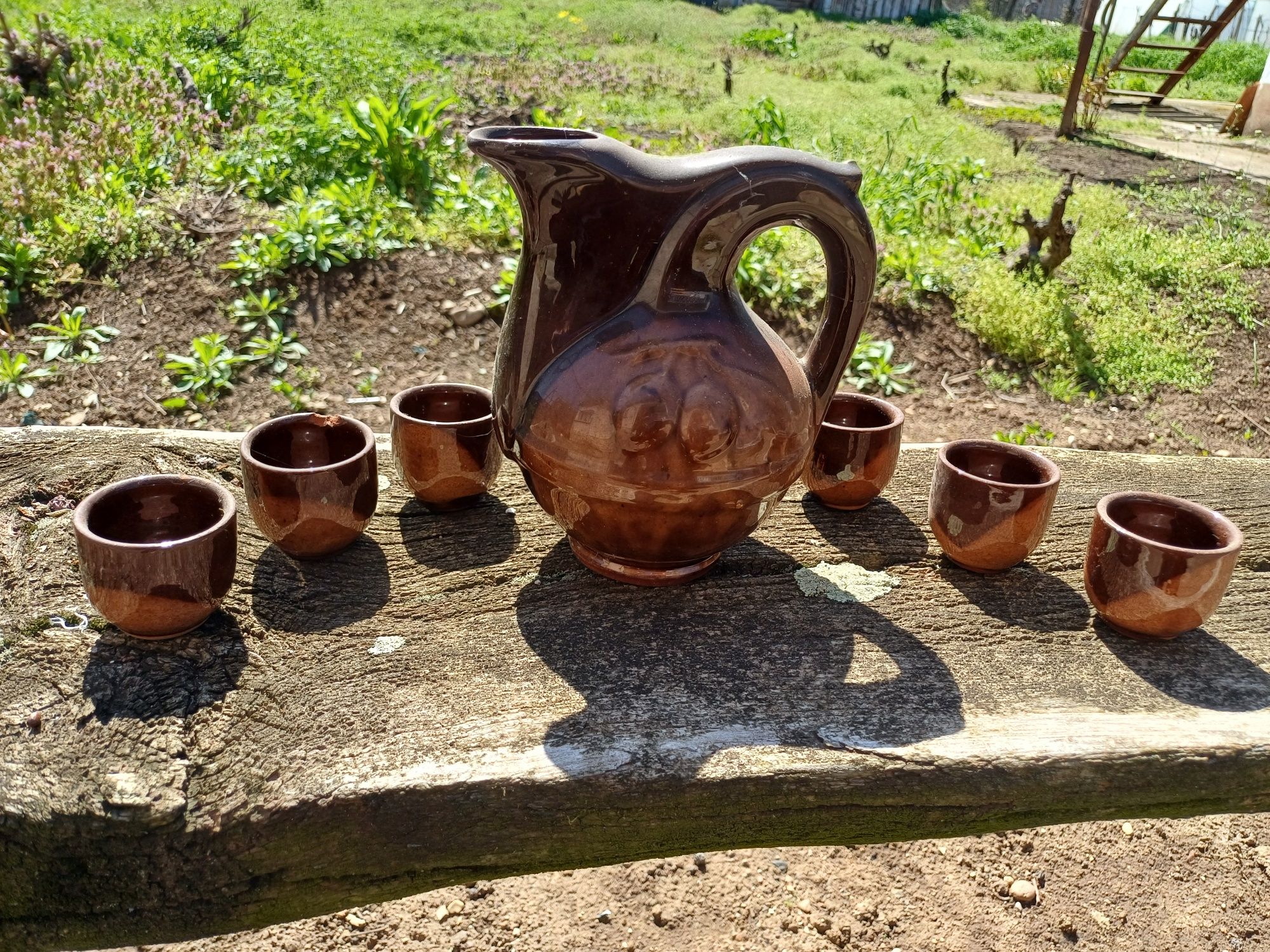 Комплект старинни керамични чаши и кана