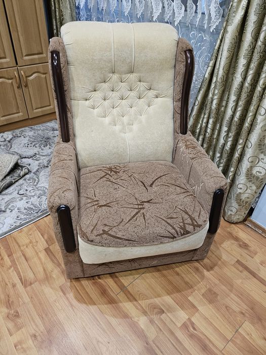 Canapea extensibila+2 fotolii+masa