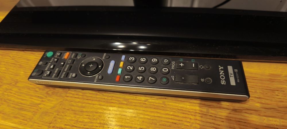 Продавам отличен LCD tv SONY KDL- 32V4500 с оригиналното дистанционно