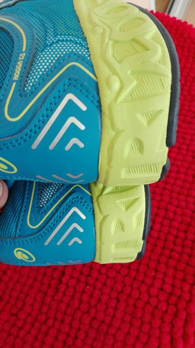 Adidași Asics nr 40 noi