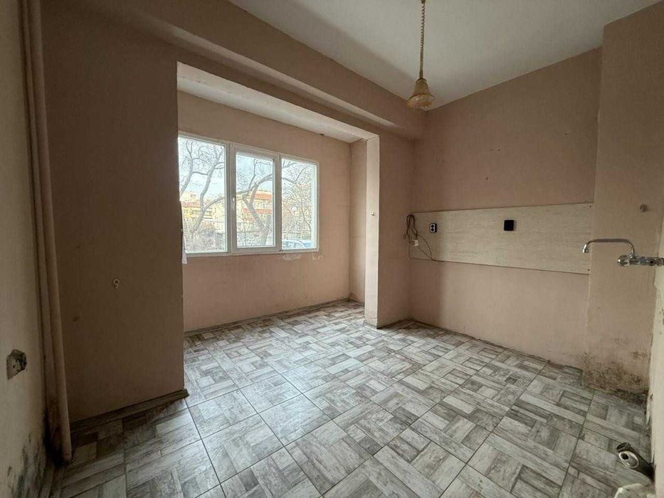 Продава се Двустаен апартамент в Пловдив, Център - 62 кв.м за 679 €/кв.м - Снимка #2