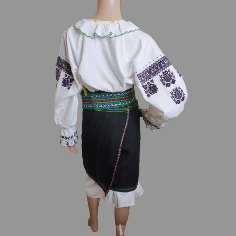 Costum popular vechi din Banat , costum traditional M-L
