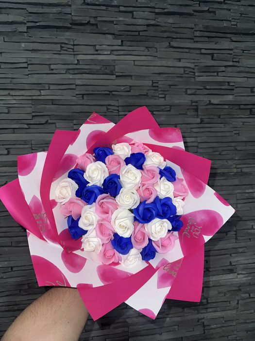 Buchet cu 37 trandafiri de sapun