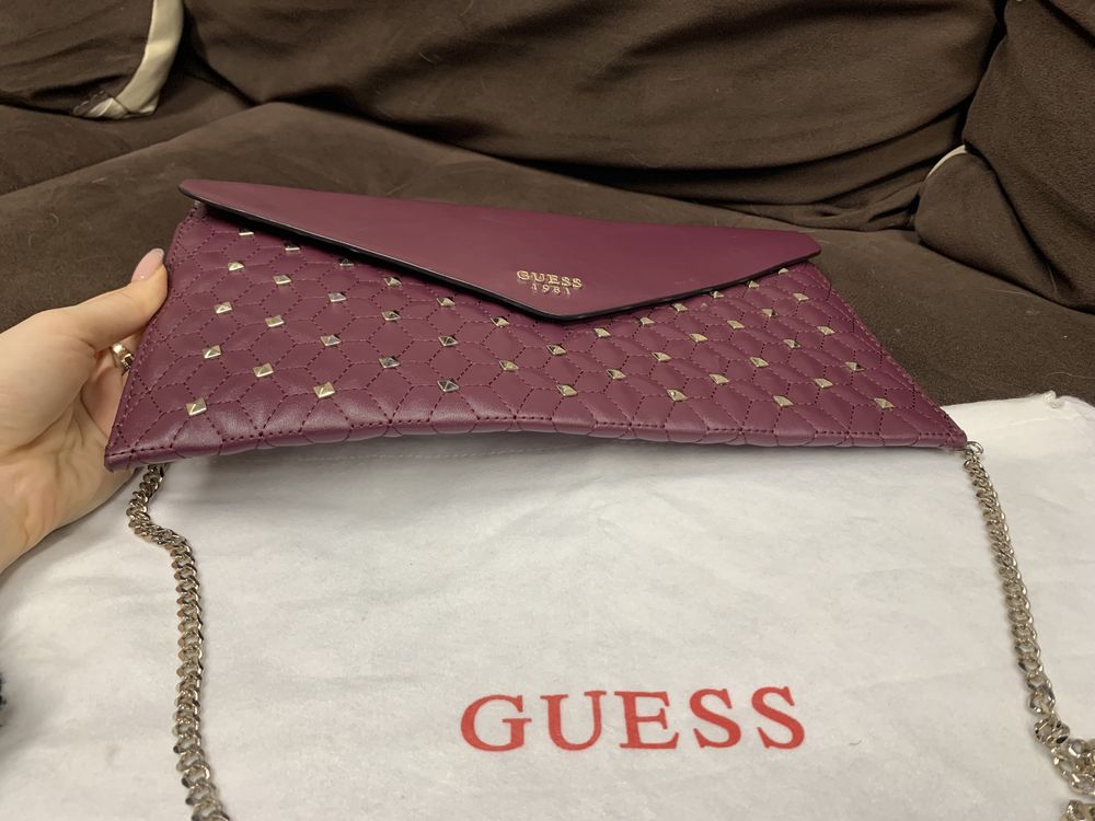 Чанта / клъч Guess