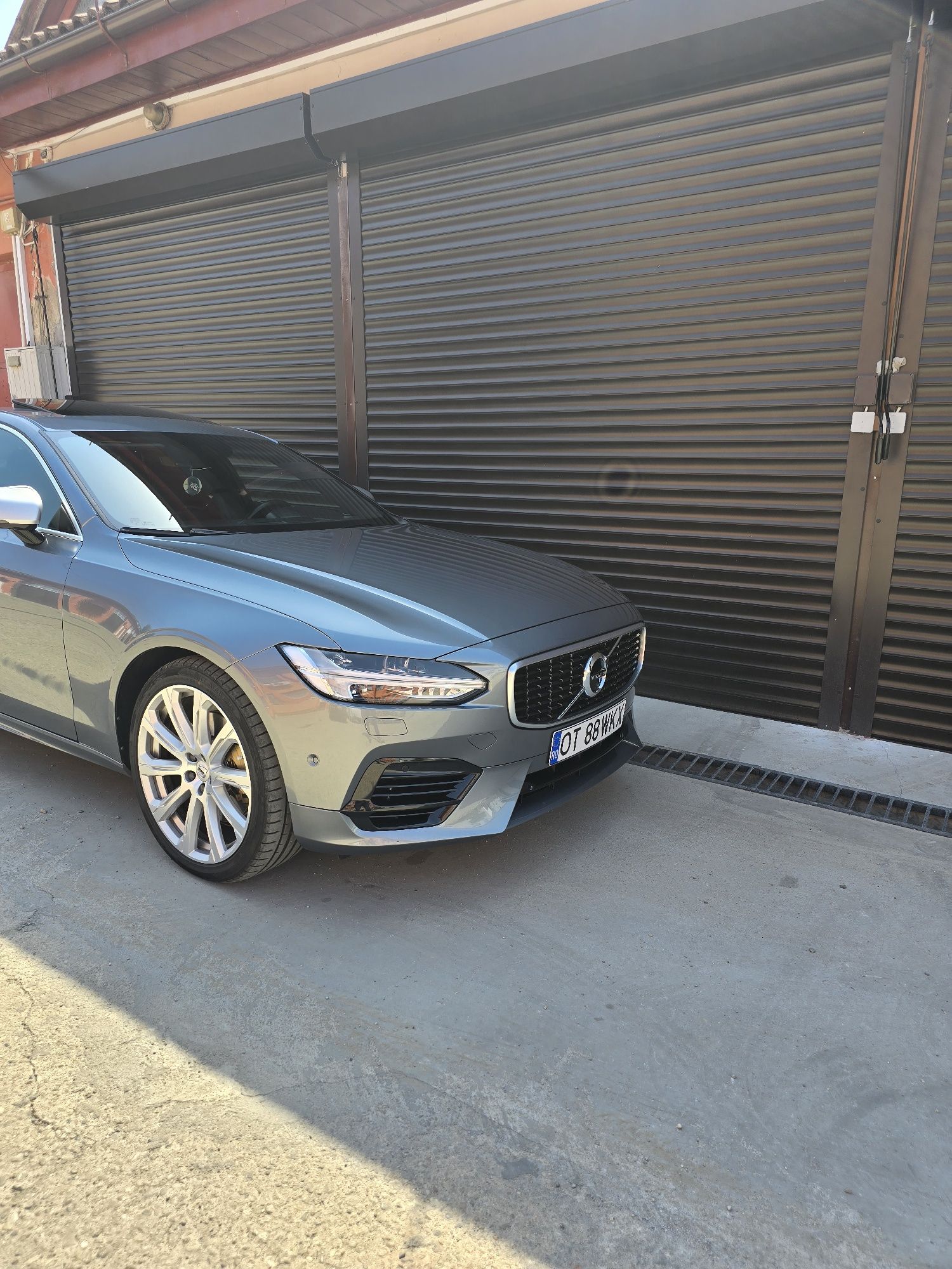 Volvo S90 T8 R-Design Twin-Engine AWD Plug-in Hybrid 392Cp