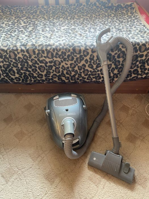 Продам хороший пылесос