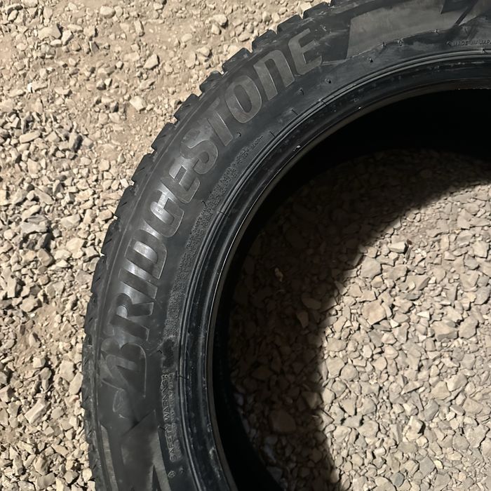 Продам зимние шины Bridgestone Blizzak DM-V3 235/55/20