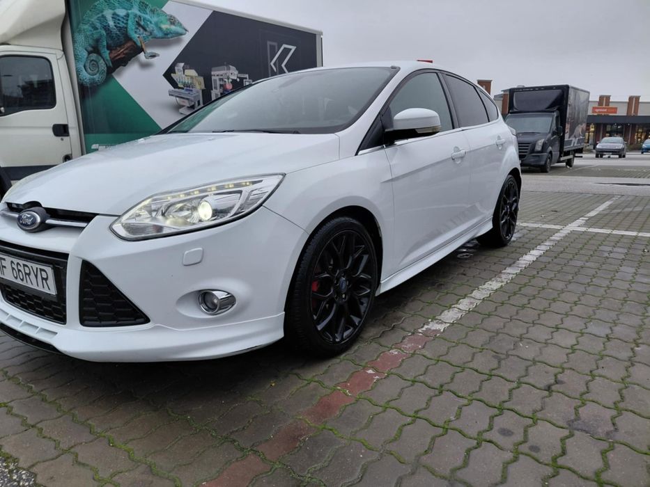 Vând Ford focus pachet St de fabrica 1.6 I de 182cp