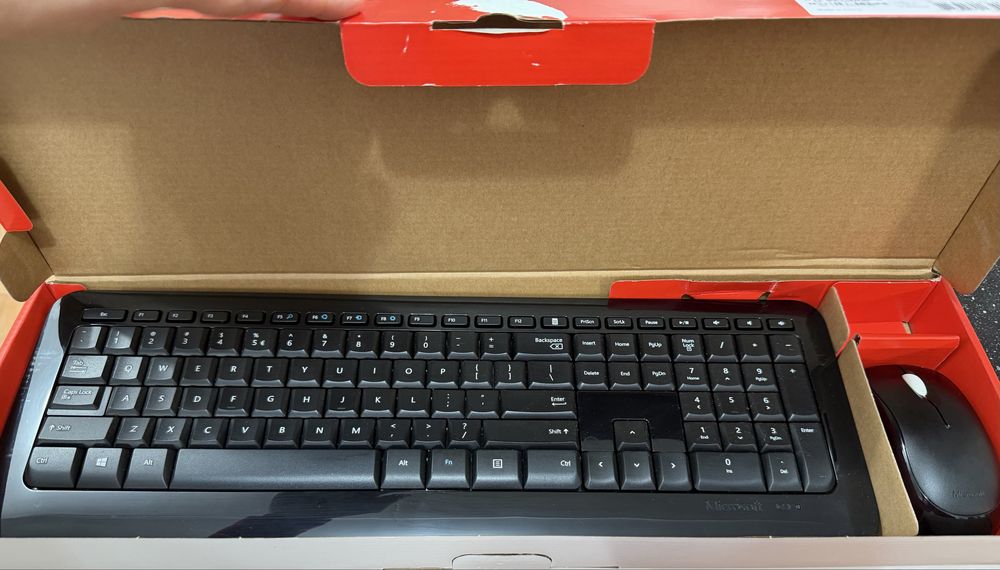 Tastatura si mouse wireless microsoft 800