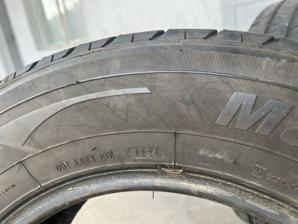 2 бр. гуми за бус 235/65/16C Massimo DOT 1324 6 mm