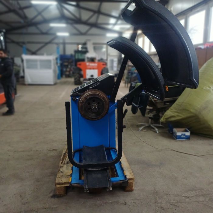 Гумодемонтажна и Баланс машина за товарни автомобили Beissbarth Microt