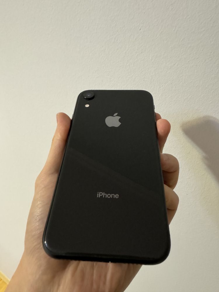 Продам черный iPhone XR 64gb