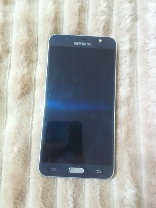 Samsung J7 в хорошем состоянии,10 тысяч тг