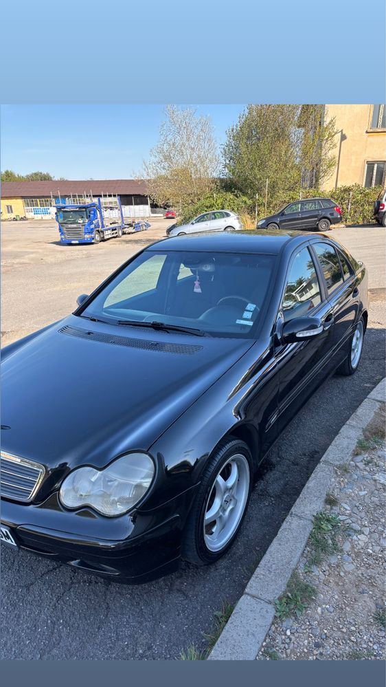 Продавам мерцедес w203