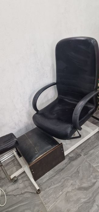 Продам педикюрное кресло в рабочем состоянии