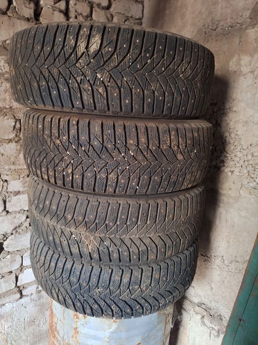 Продам шины 215.60 r17 triangle