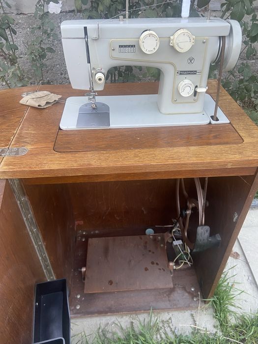 Швейная машина Подольск 142