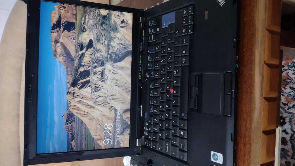 Lenovo thinkpad T400 8гб DDR3 SSD+HDD докстанция