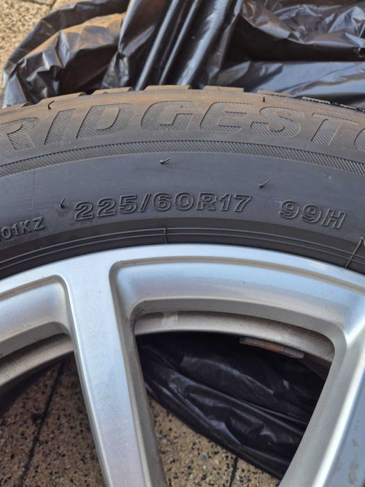 Set 4 roti iarna 225/60 R17 Bridgestone + jante aliaj Audi - excelente