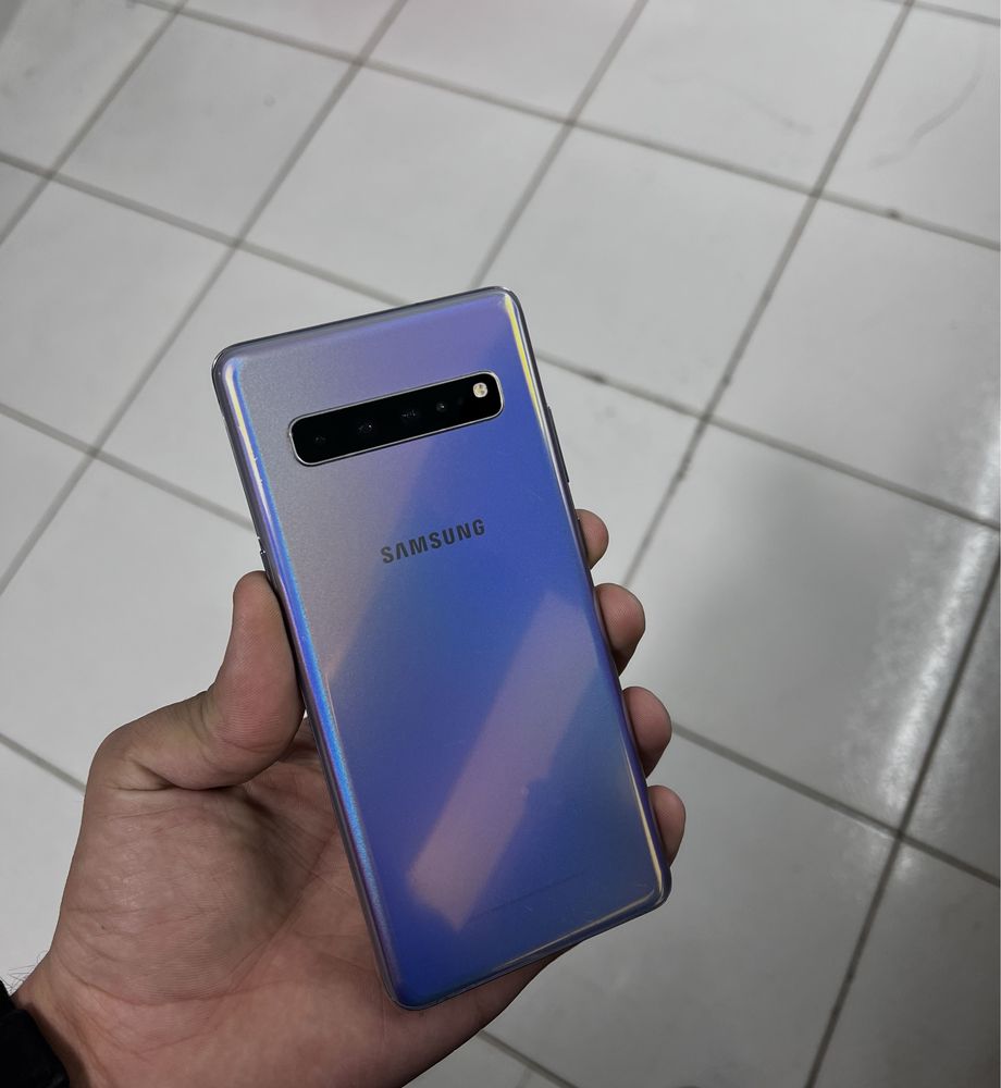 Samsung S10 5G telefon sotiladi 8/256 самсунг С105г