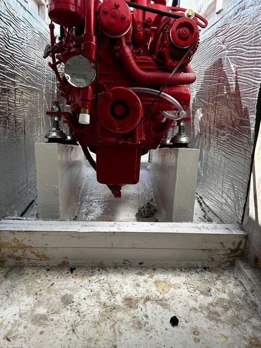 POP 25 Velier 8 metri, construcție familială din compozit