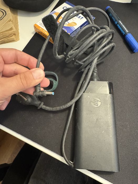 Зарядно за Hp 150w със синя букса