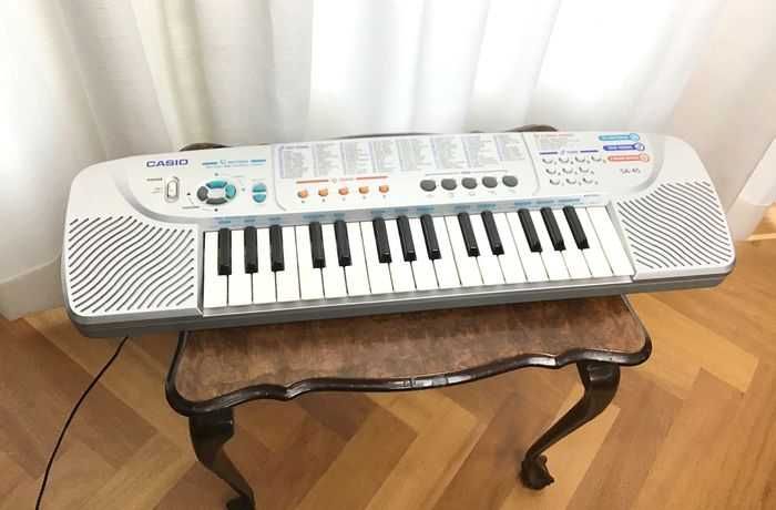 Orga pian CASIO SA-45 polifonica,  pedala acustica