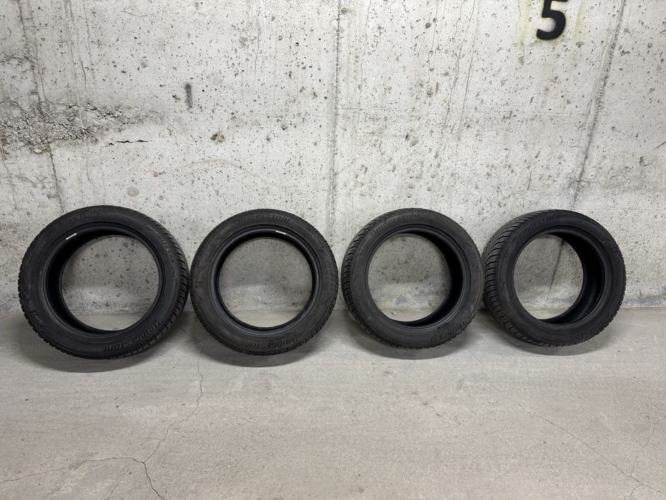 Продавам 4бр. Bridgestone Blizzak LM005 225/50 R17