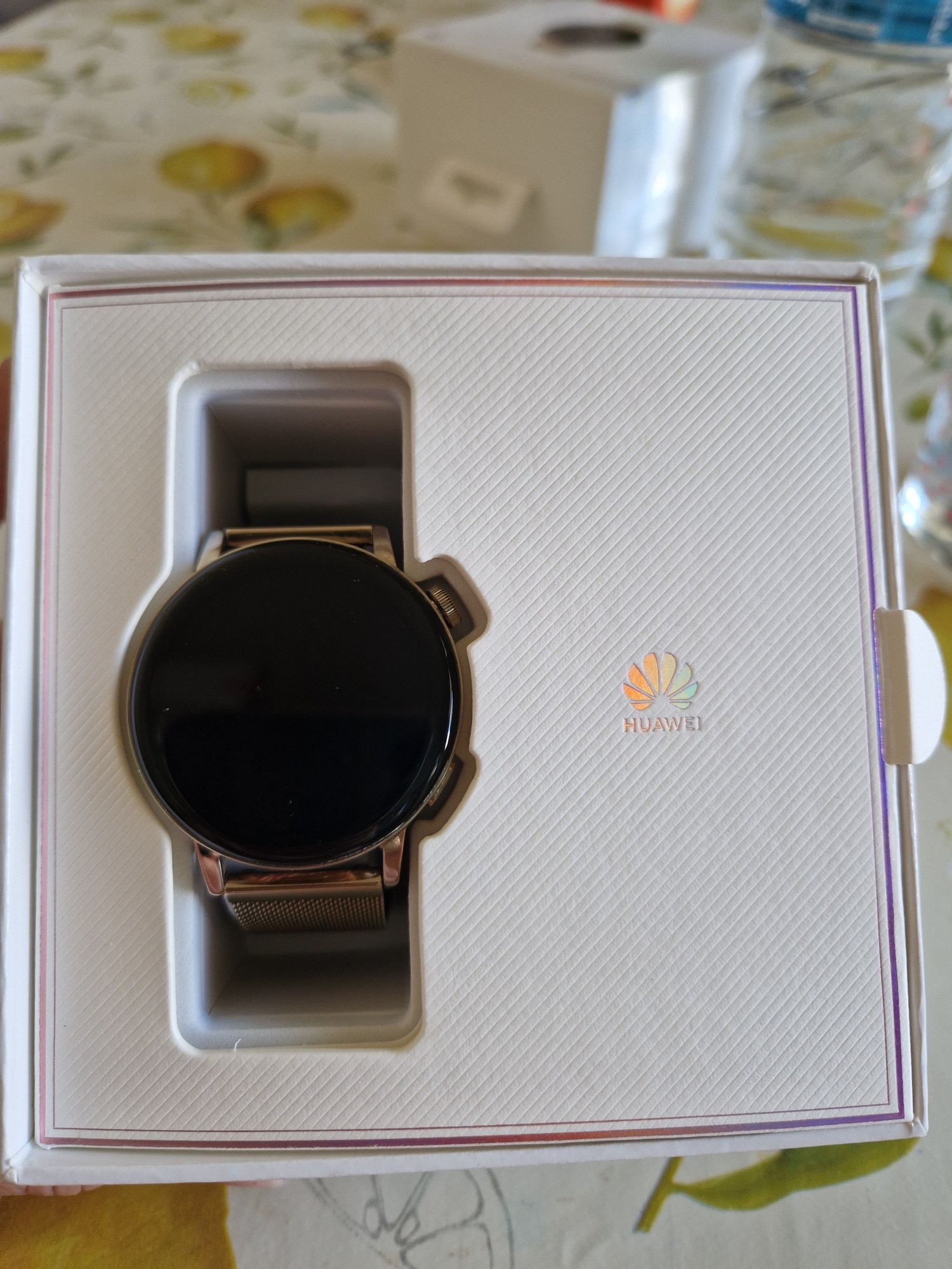 Смарт часовник Huawei Watch GT3, 42 mm, Stainless Steel, Gold
Слаган б