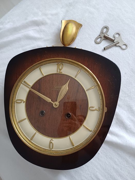 Ceas vechu cu 2 chite