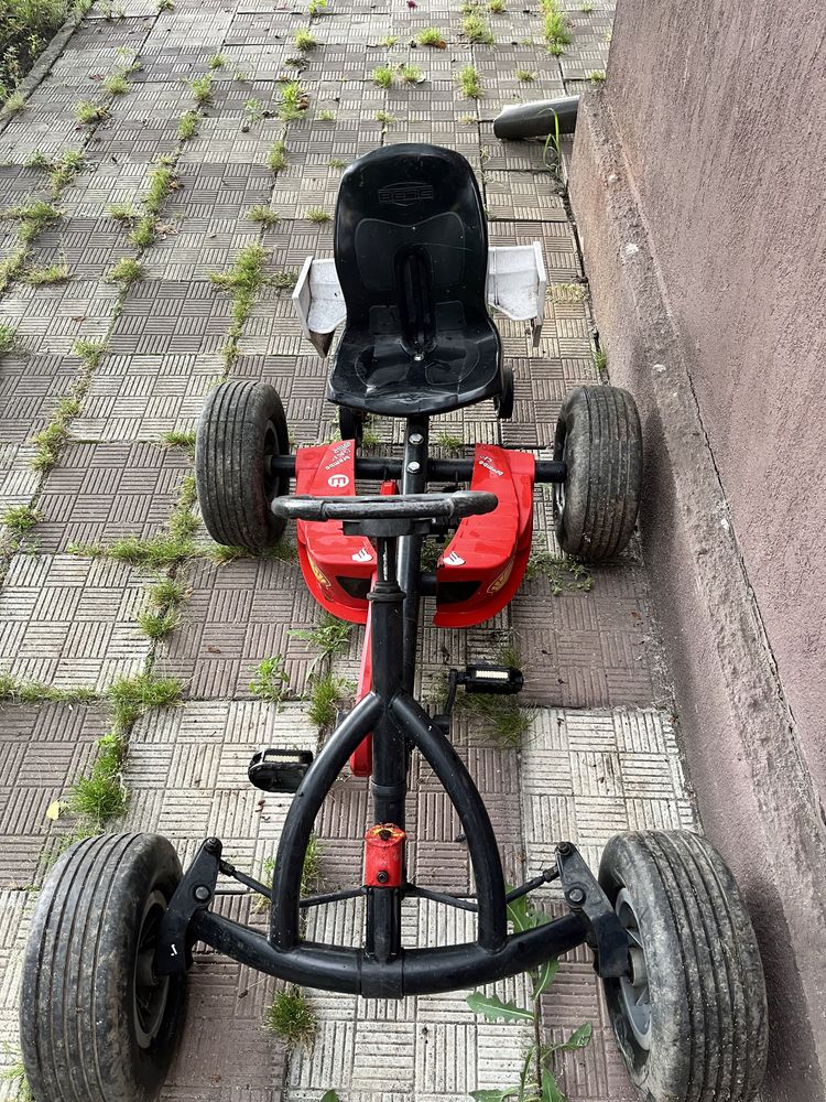 Vand kart cu pedale ORIGINAL FERRARI