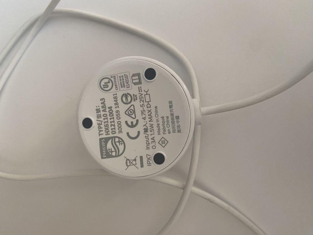 Оригинално Зарядно за четка за зъби Philips