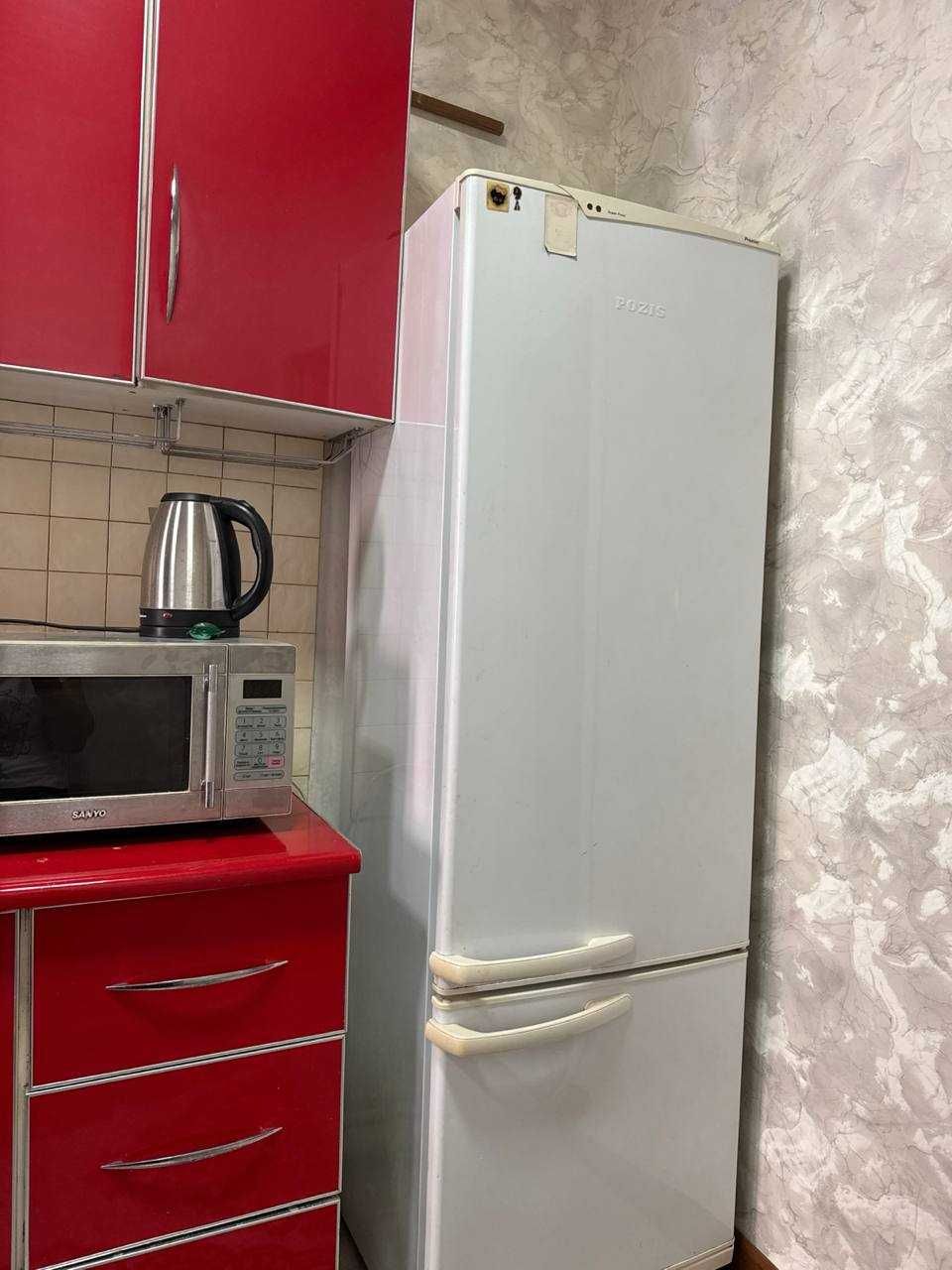 Аренда М. Ойбек. 60 школа. Трех переделанная в двух, 1 этаж, 9 .