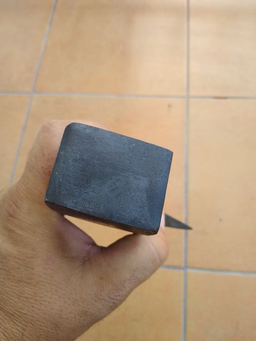 Topor nou nouti 1 kg 700 grm prețul este pentru o bucata