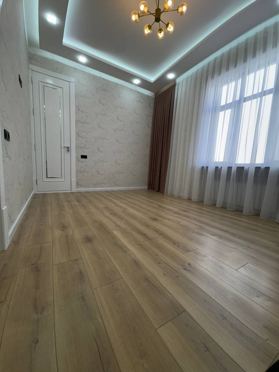 Юнусабад 8кв.учаска 1,7 сотих. 6 хона.Своя
