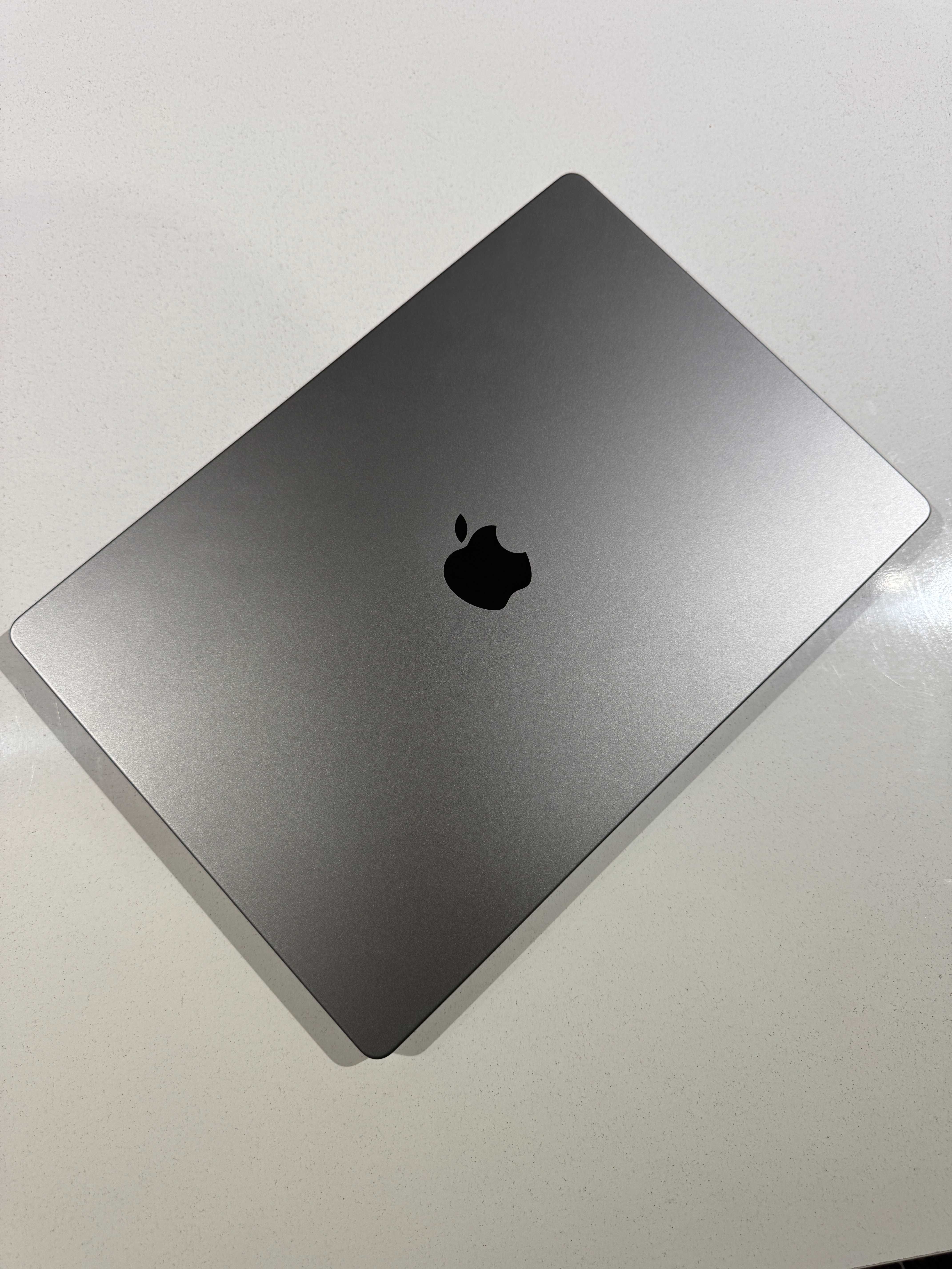 Apple Macbook Pro M1 Max | 32GB | 1TB | 32 GPU | Space Gray