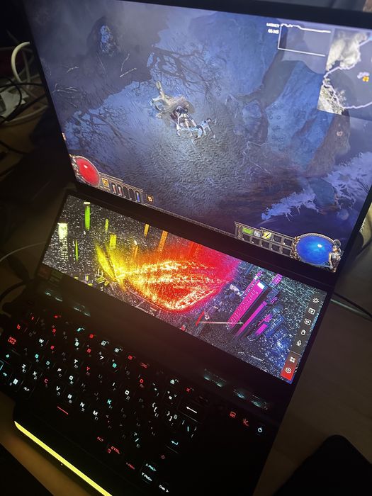 Asus ROG Zephyrus Duo 2023 RTX4080/ryzen9 9450HX