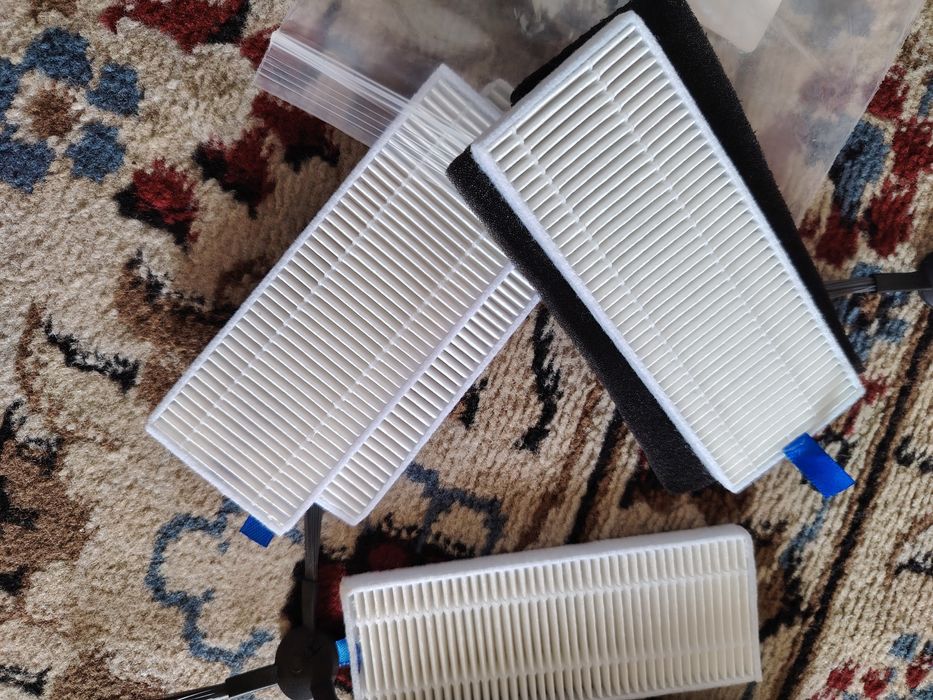 Продам фильтра и боковые щётки на робот пылесос тефаль 130 AI заказыва