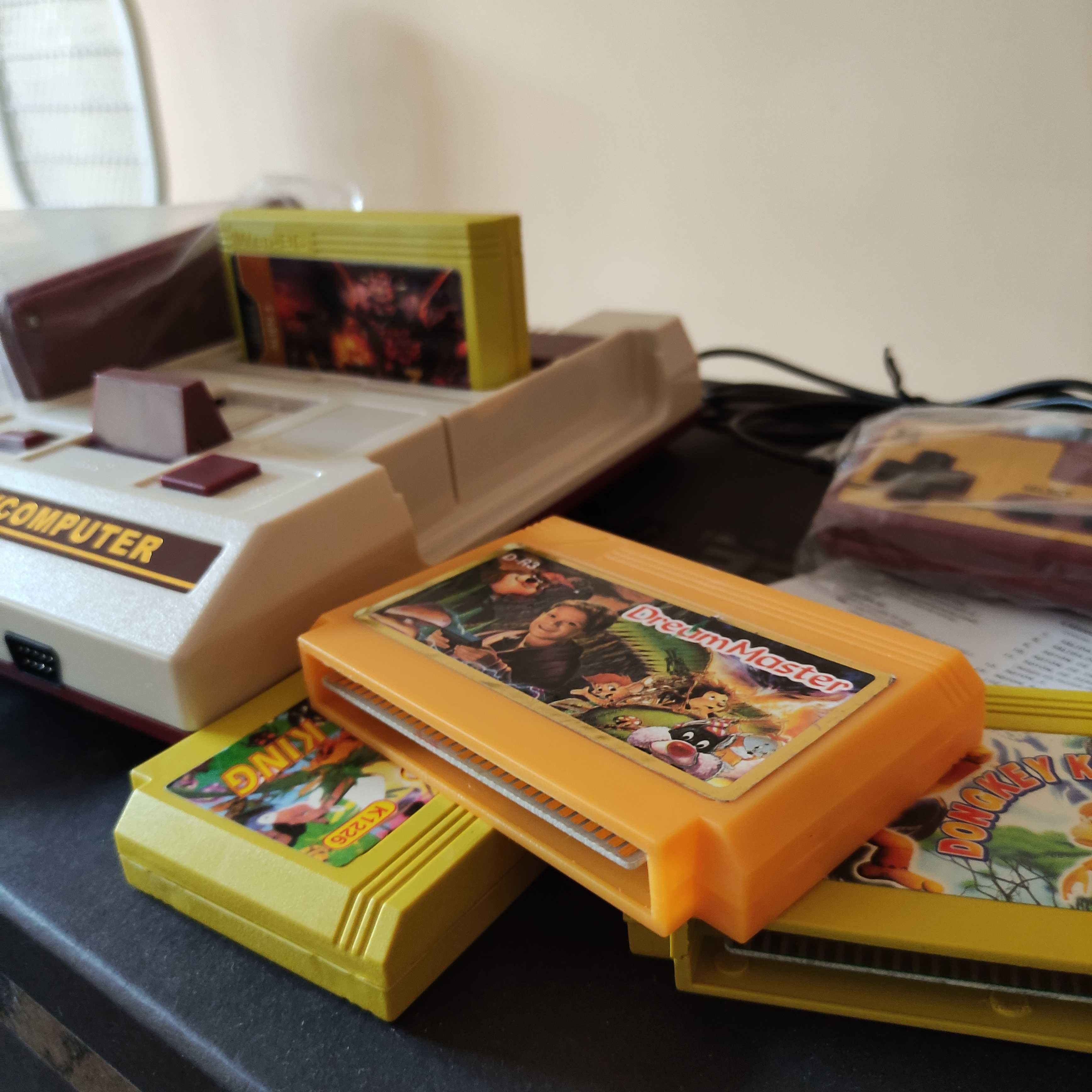 Lehuai Famicom NES конзола с 2000 вградени 8-бит игри