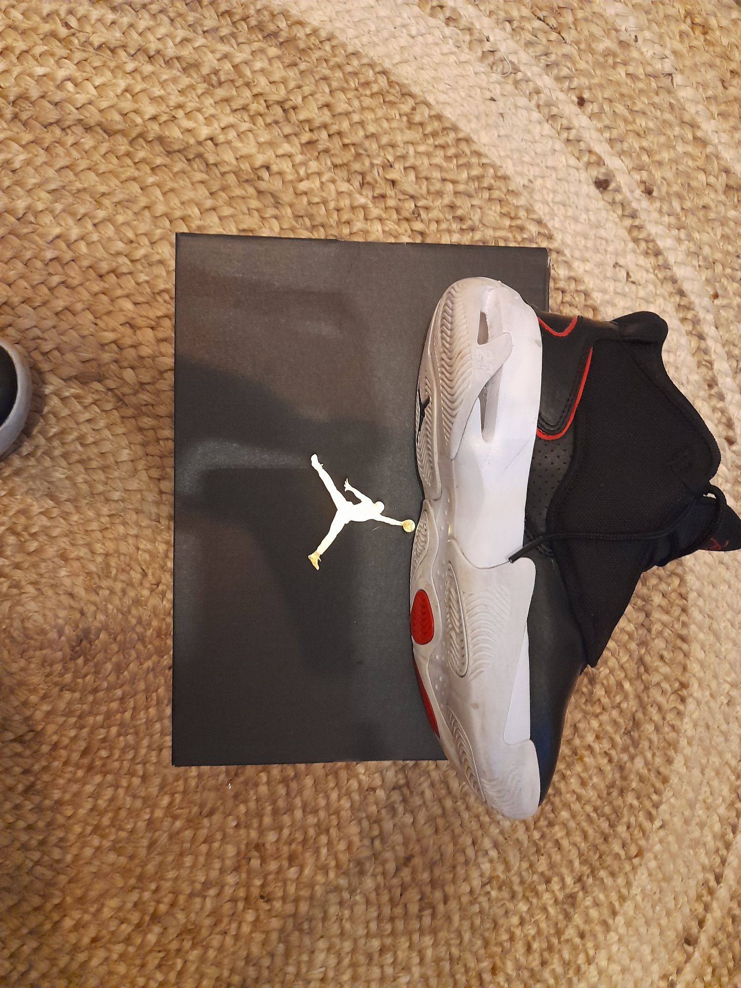 Jordan aura max 4