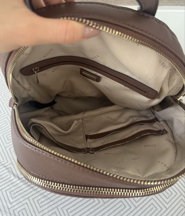 Дамска раница Guess