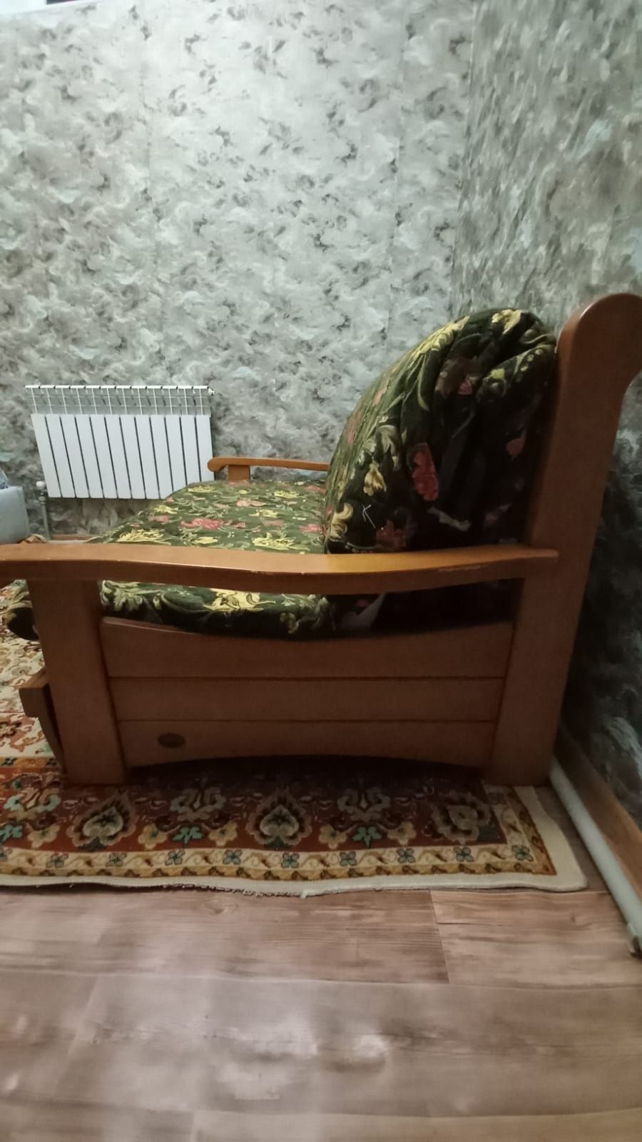 Срочно продам диван