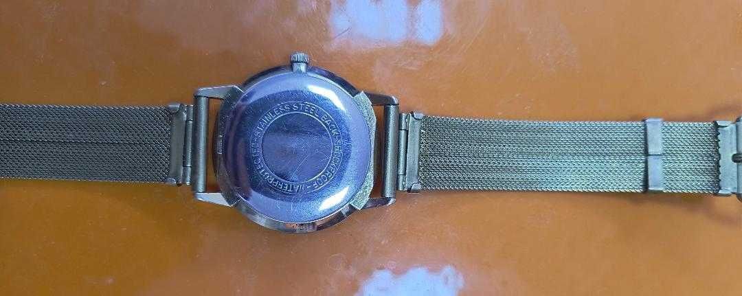 Немски механиен часовник Stowa