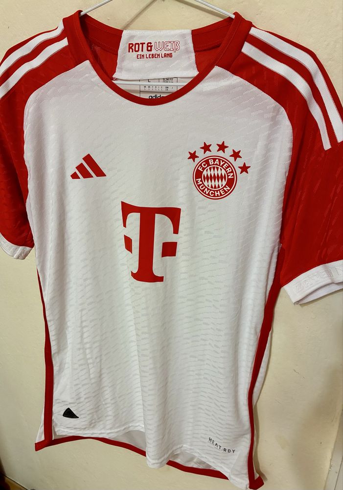 оригинална футболна тениска FC Bayern München – М размер