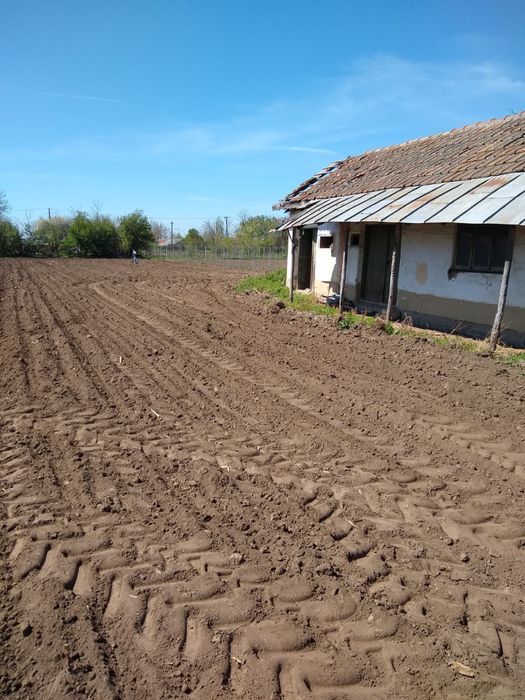 Se vinde loc de casa