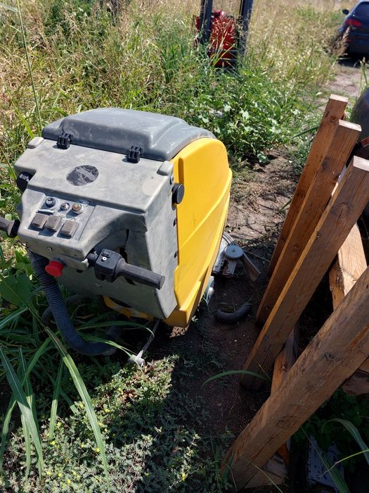 Стакери електрокари